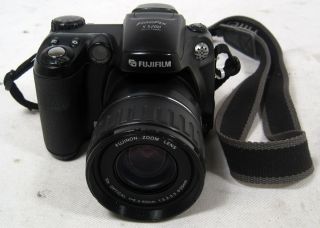  Fujifilm FinePix S5200 Digital Camera