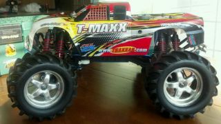  TMAXX Truck with remote control & Toolbox!! Gas powered RC 4x4