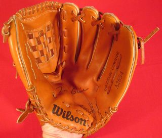 Nice Used Wilson Tom Glavine RH Right Hand Throw Baseball Glove Youth