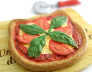 Dollhouse Miniature Italian Restaurant Pepperoni Pizza