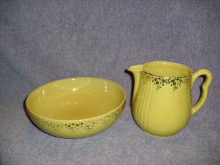 Halls Superior Quality Kitchenware 1950s Yellow Gold Bowl w Matching