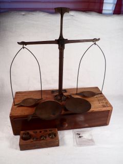   WOODEN BRASS SCALE WOODEN CASE BOX HENRY TROEMNER W WEIGHTS PANS