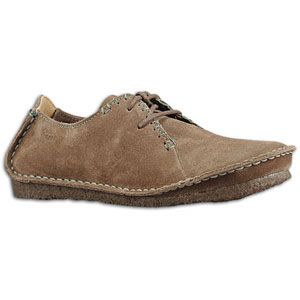 Get just what youre looking for with the natural style of the Clarks
