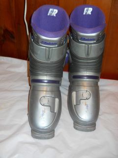 Raichle Womens Ski Boots 391 Size 7 5 or 24 5