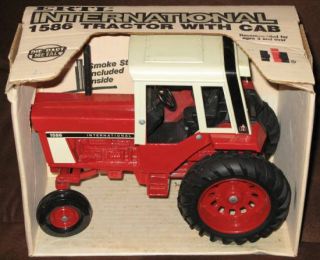 Ertl International 1586 Tractor with Cab 463 New in Box