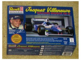 24 Revell Jacques Villeneuve Williams Renault FW 19 Kit