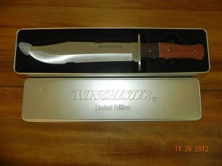 Winchester 9 Knife with Wood Handle and Metal Case
