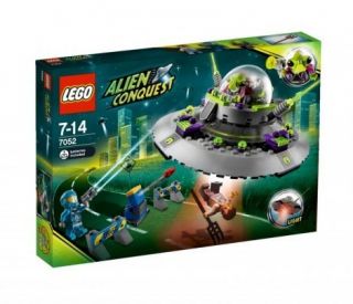 Lego Alien Conquest 7052 UFO Abduction Brand New SEALED Free Shipping