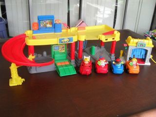 Little People Ramps Around Garage Car Wash Lot of 4 Cars Trucks People