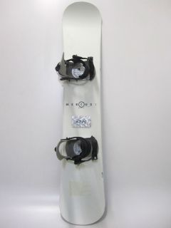 Snow White Mercury by Liquid Snowboard VR Bindings DK Diamond Plate