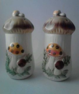 Vintage Retro 1970 s Merry Mushroom Salt and Pepper Shakers 