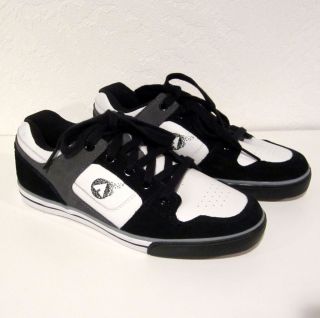 Airwalk Ollie Skater Sneakers boys sz 2 M black white gray leather