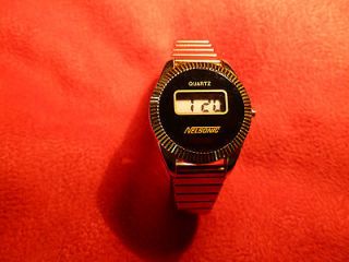 LCD Quartz Gold Tone Stainless Stretch Band New Battery Runs Fine