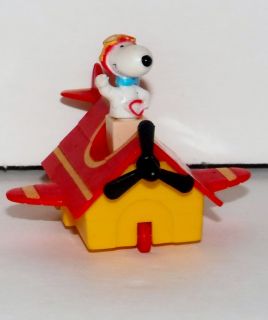 PILOT SNOOPY IN AIRPLANE UNITED FEATURE SYNDICATE INC 1966 ROLLING TOY