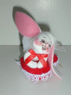 VINTAGE ANNALEE VALENTINE BUNNY on red heart ORNAMENT 2002
