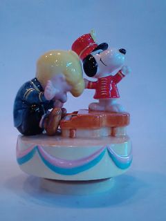 SCHMID Peanuts in Concert Snoopy & Schroeder Music Box, plays