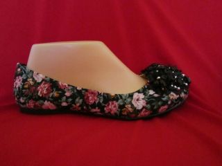 Via Pinky Collection Women Floral / Flower Print Flat Shoes US Size: 5