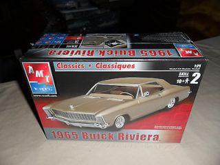 AMT/ERTL 125 SCALE 1965 BUICK RIVIERA FACTORY SEALED PLASTIC MODEL