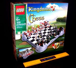 KINGDOMS CHESS SET 32 MINIFIGURES + CASTLE GAME BOARD MEDEIVAL   NEW