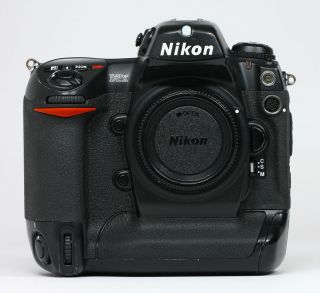 Nikon D2X 12.4 MP Digital SLR Camera Body Only Excellent Plus