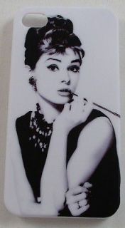 iPHONE 4/4S CASE/COVER/HOL DER HARD PVC AUDREY HEPBURN/BREAKF AST AT
