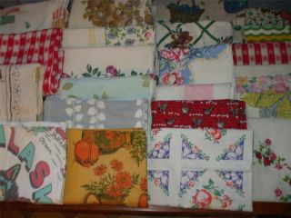 Vintage Lot Of 21 Print Tablecloths~Cu​tters Or Craft Projects