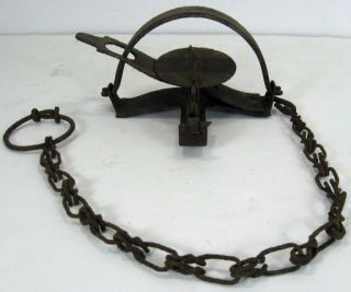Old Vintage Small Game Animal Leg Hold Drag Trap with Chain and Ring