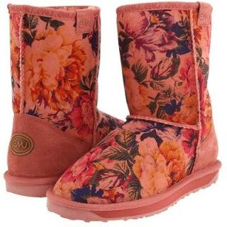 pink emu boots in Clothing, 