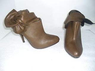 Ladies Wet Seal Brown 4 Heels Pumps Shoes Size 10 M