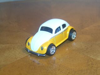 Hot Wheels Garage 30 Car Set  Exclusive Volkswagen Beetle Ships